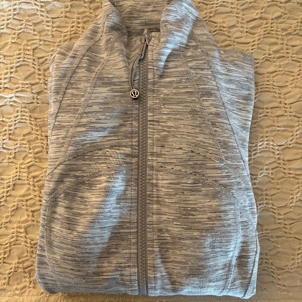 Lululemon Define Jacket - Picture 2 of 4